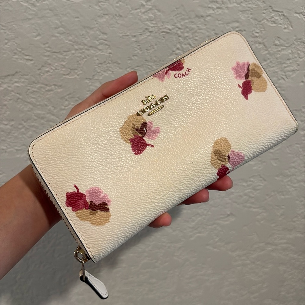 Coach Cream Floral Zip Wallet
